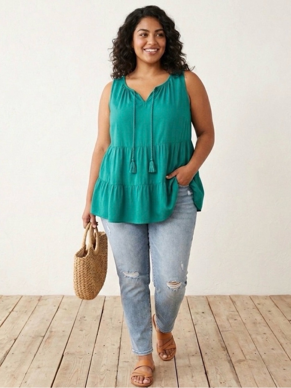 Evri Green Tiered Blouse Womens
1X Sleeveless Boho Tassel Rayon
Flowy Top